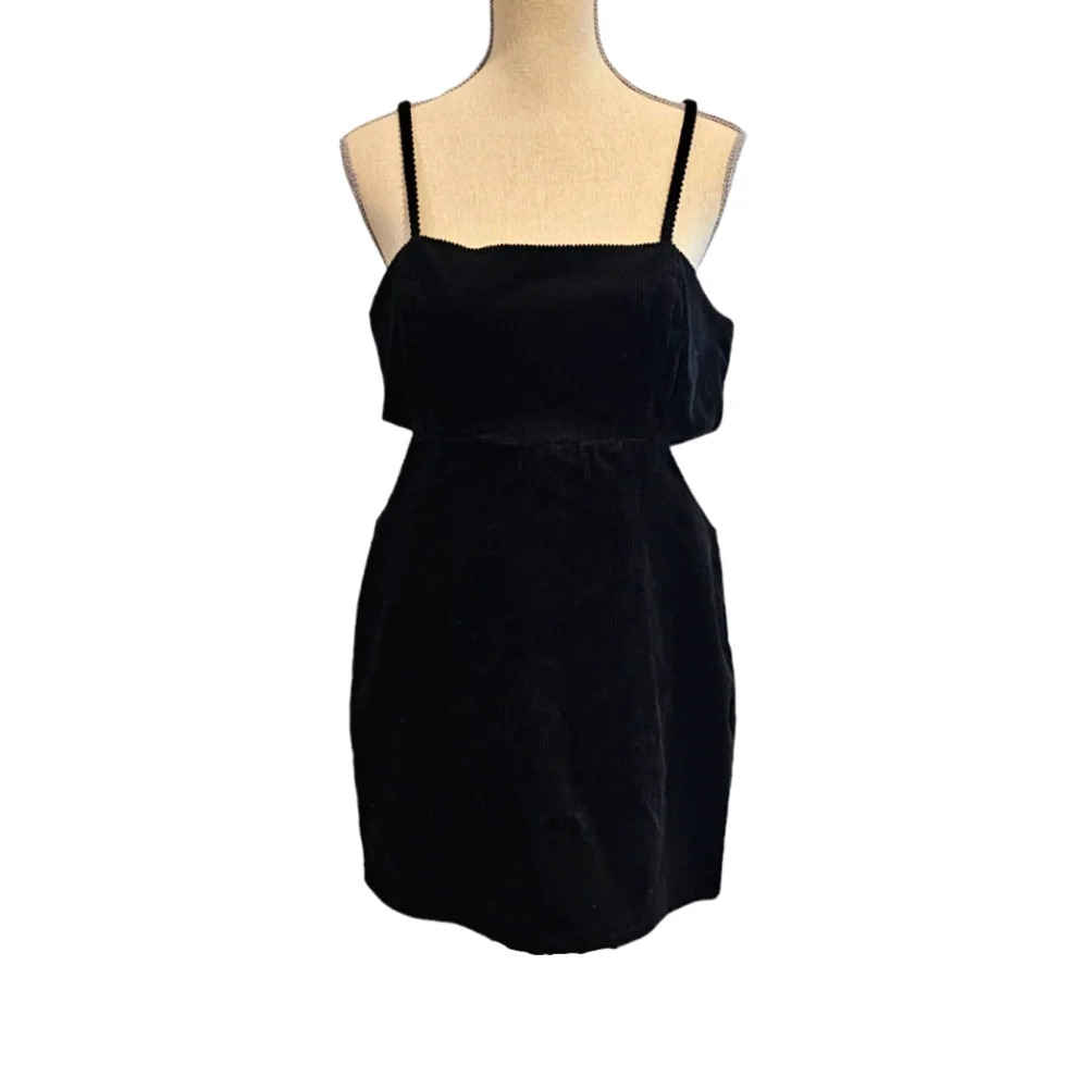 🚨NWT Denim Co. Black Corduroy Cut Out Dress